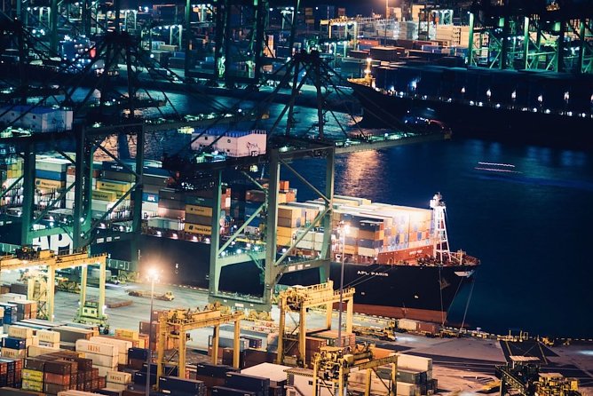 Volkswirtschaftlich enorm wichtig: Logistik (Foto: maibach-logistik)