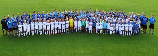 Trainieren mit den "Gro&szlig;en" (Foto: Wacker 90 Nordhausen)