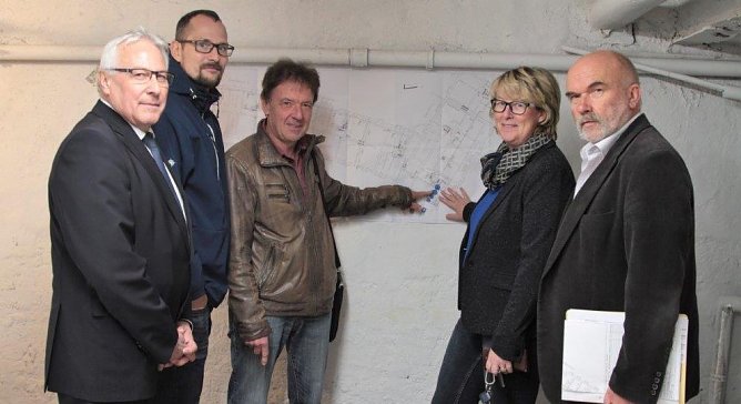 Von rechts: Peter Spannaus, Inge Klaan, Elko Vopel, Dominique Brandl und Rolf G&ouml;ppel (Foto: SWG)