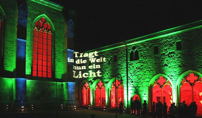 Licht und Farbe und - der Dom (Foto: G&uuml;nther Stanislowsky)