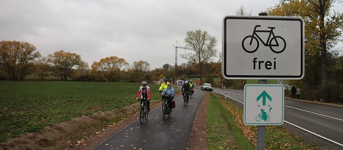 Radweg zwischen Niedersachswerfen und Neustadt freigegeben (Foto: Angelo Glashagel) Radweg zwischen Niedersachswerfen und Neustadt freigegeben (Foto: Angelo Glashagel)