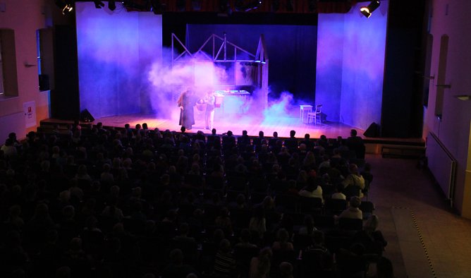 Zwerg Nase begeisterte (Foto: Karl-Heinz Herrmann) Zwerg Nase begeisterte (Foto: Karl-Heinz Herrmann)