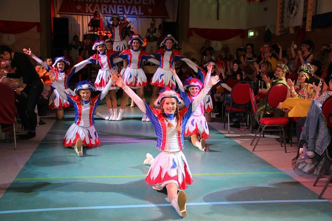 Die Narren des Krimder&ouml;der Karneval Clubs sind hei&szlig; auf die neue Saison (Foto: J. Gro&szlig;e)