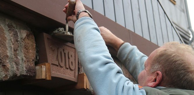 Schlussstein gesetzt (Foto: Angelo Glashagel)