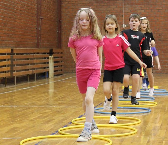 Bierdeckel auf dem Kopf (Foto: J. Piper) Bierdeckel auf dem Kopf (Foto: J. Piper)