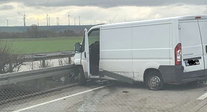 Unfall auf der A38 (Foto: privat)