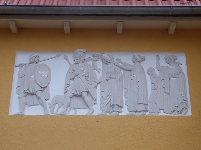 Relief in der Geschwister-Scholl-Stra&szlig;e (Foto: Heidelore Kneffel)
