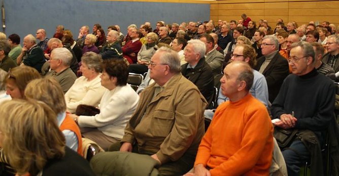 Gespräch zum Pferdemarkt (Foto: nnz) Gespräch zum Pferdemarkt (Foto: nnz)