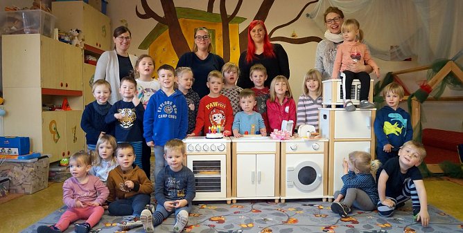 Freude im Spatzenh&auml;uschen (Foto: privat)