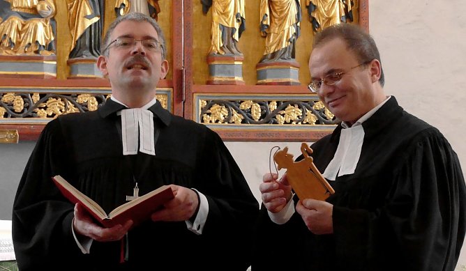 Pfarrer Jochen Lenz in S&uuml;lzhayn eingef&uuml;hrt (Foto: R. Englert)