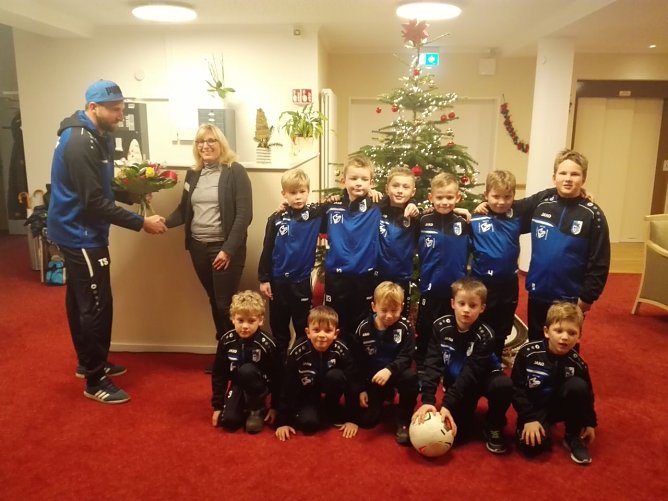 Neue Trikots für Ilfelder Nachwuchskicker (Foto: Danny Kais) Neue Trikots für Ilfelder Nachwuchskicker (Foto: Danny Kais)