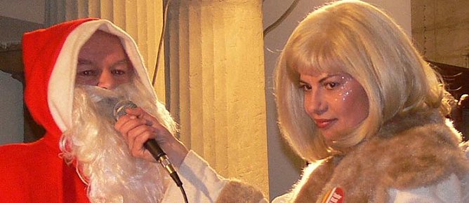 Weihnachtsmann, Engel (Foto: theater) Weihnachtsmann, Engel (Foto: theater)