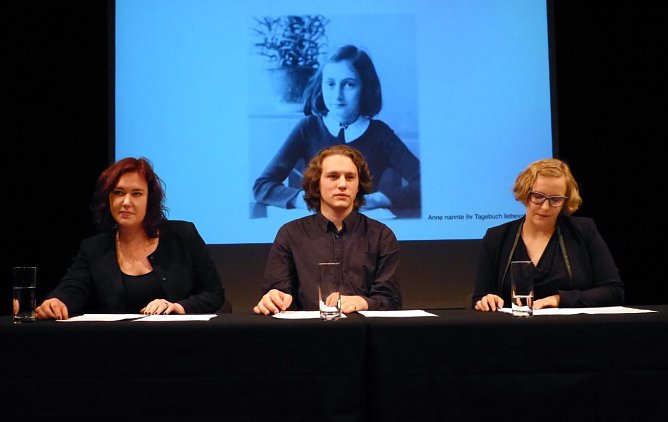 v. li. Eva Lankau, Christopher K&uuml;gelgen und Daniela Bethge (Foto: Birgit Susemihl)