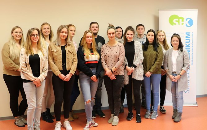 15 neue Auszubildende am Südharz Klinikum (Foto: Südharz Klinikum Nordhausen gGmbH) 15 neue Auszubildende am Südharz Klinikum (Foto: Südharz Klinikum Nordhausen gGmbH)