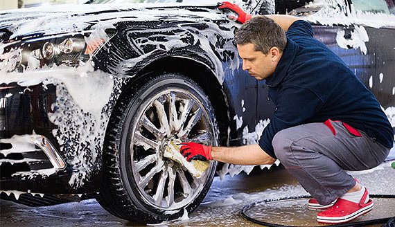 Zeit für den Frühjahrsputz (Foto: Automobilclub von Deutschland e.V.) Zeit für den Frühjahrsputz (Foto: Automobilclub von Deutschland e.V.)