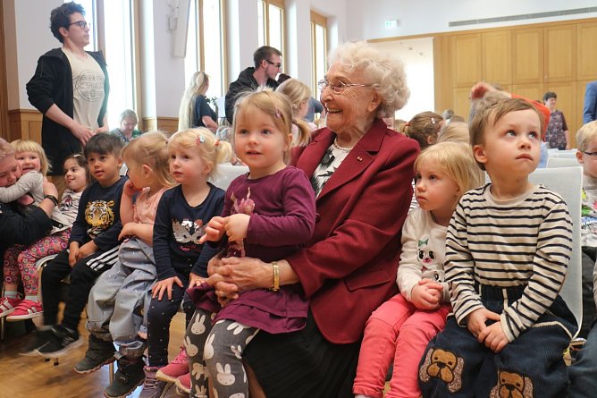 Erika Schirmer: Wichtig ist, das die Botschaft weiter getragen wird (Foto: Angelo Glashagel) Erika Schirmer: Wichtig ist, das die Botschaft weiter getragen wird (Foto: Angelo Glashagel)