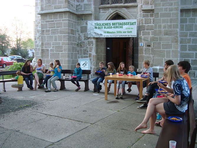Nudelsonntag vor der Blasii-Kirche (Foto: Frank Tuschy)