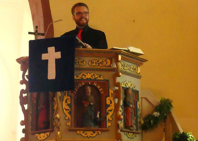 Bielen feiert seine wiederhergestellte Kanzel (Foto: Evangelischer Kirchenkreis Südharz) Bielen feiert seine wiederhergestellte Kanzel (Foto: Evangelischer Kirchenkreis Südharz)