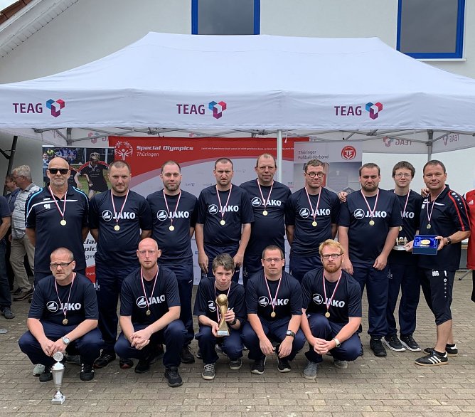 Zum 3. mal Landesmeister - die Fu&szlig;baller der Nordth&uuml;ringer Lebenshilfe (Foto: Angelo Glashagel)