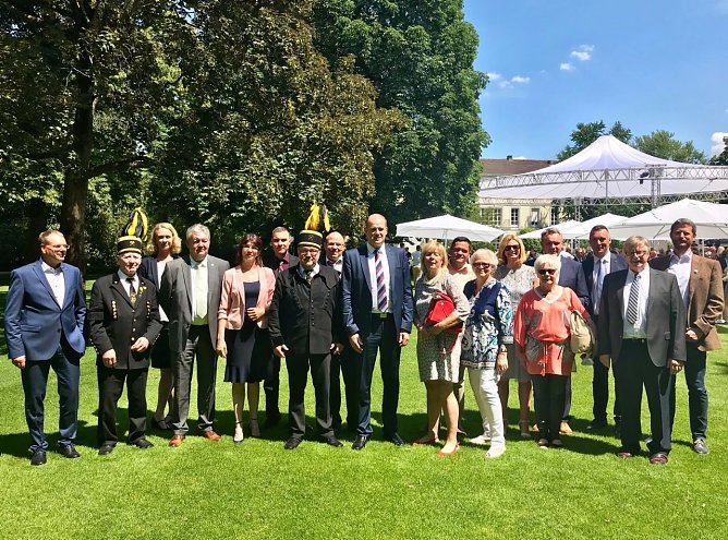 Nordhäuser Ehrenamtler zu Gast auf Schloss Bellevue (Foto: Pressestelle Landratsamt Nordhausen) Nordhäuser Ehrenamtler zu Gast auf Schloss Bellevue (Foto: Pressestelle Landratsamt Nordhausen)