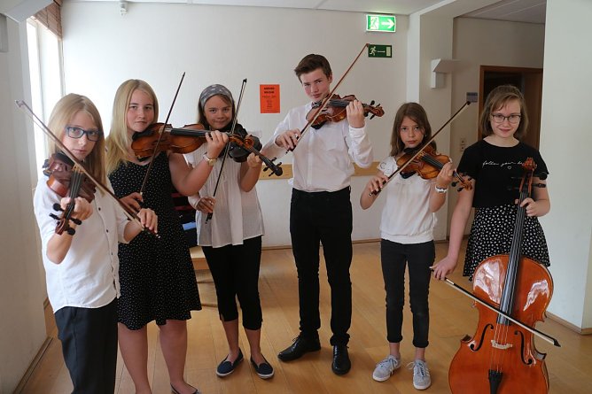 Die Streicher der Kreismusikschule laden am 28. Juni um 18 Uhr in die Blasiikirche zum gro&szlig;en Konzert (Foto: Angelo Glashagel)