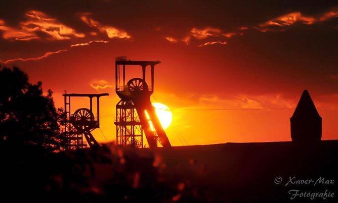 Sonnenuntergang bei Bleicherode (Foto: Hoening Xaver Max) Sonnenuntergang bei Bleicherode (Foto: Hoening Xaver Max)