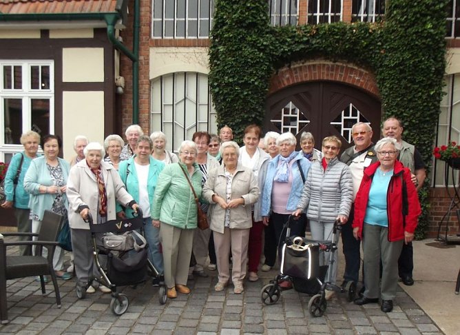 Echter Nordhäuser schmeckt natürlich auch uns Sondershäusern gut (Foto: Thomas Leipold) Echter Nordhäuser schmeckt natürlich auch uns Sondershäusern gut (Foto: Thomas Leipold)