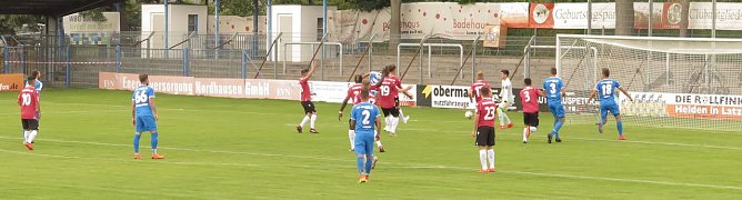 Wacker kommt immer wieder gef&auml;hrlich in den G&auml;ste-Strafraum (Foto: nnz)