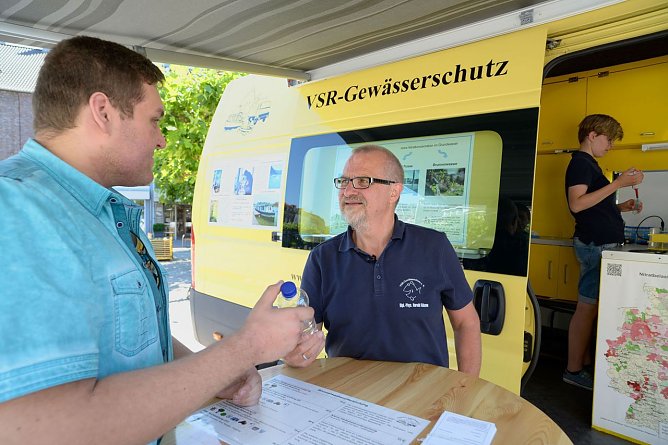 Das Labormobil vom VSR-Gewässerschutz (Foto: VSR-Gewässerschutz e.V.) Das Labormobil vom VSR-Gewässerschutz (Foto: VSR-Gewässerschutz e.V.)