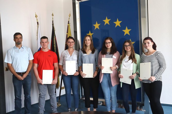 Oberb&uuml;rgermeister Kai Buchmann begr&uuml;&szlig;te am vergangenen Freitag sechs neue Auszubildende der Stadtverwaltung Nordhausen (Foto: Pressestelle Stadt Nordhausen)