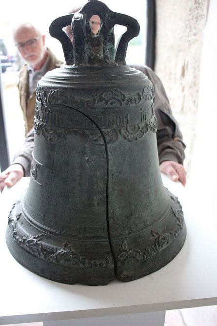 Glocke, die wohl nie l&auml;utete, ist zur&uuml;ck (Foto: Karl-Heinz Herrmann)