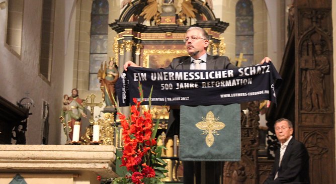 &Ouml;kumene zu Besuch (Foto: oas)