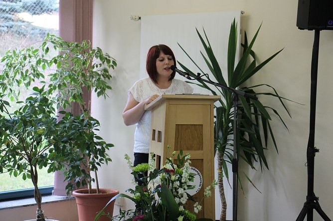 Zeugnis&uuml;bergabe bei Bildungsverein (Foto: Karl-Heinz Herrmann)