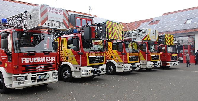 Feuerwehren (Foto: Eva Wiegand) Feuerwehren (Foto: Eva Wiegand)