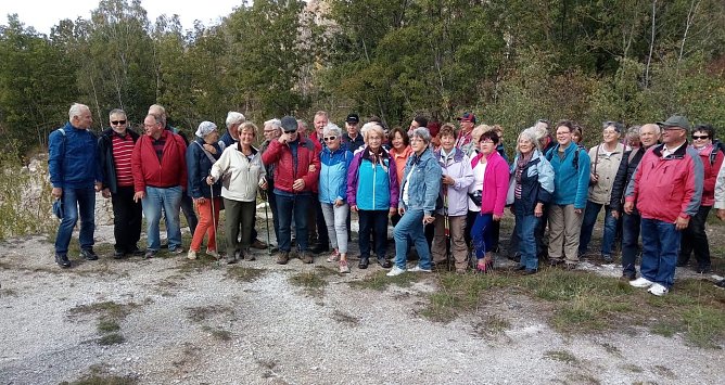 Seniorenwandern (Foto: Reiner Berndt)