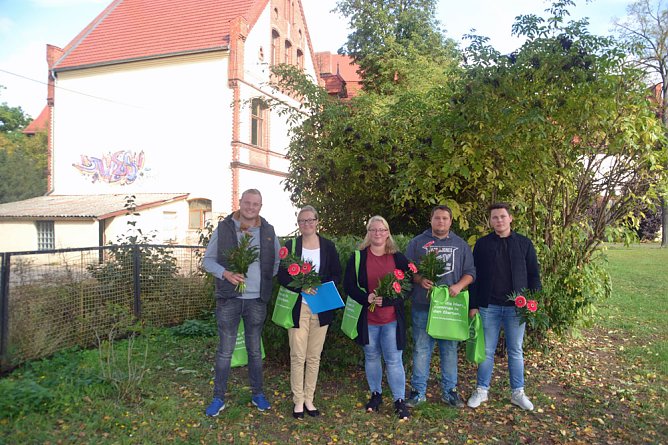 Landwirte, Hauswirtschafter und Gärtner erhalten Zeugnisse (Foto: VHS Bildungswerk) Landwirte, Hauswirtschafter und Gärtner erhalten Zeugnisse (Foto: VHS Bildungswerk)