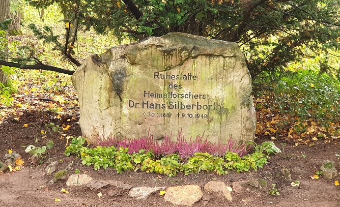 Grabst&auml;tte (Foto: Junge Union NDH)