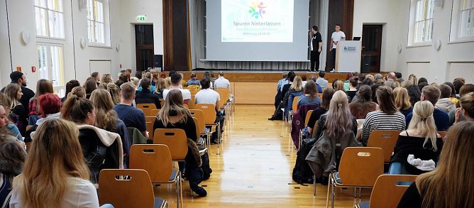 spuren hinterlassen (Foto: Tina Bergknapp)