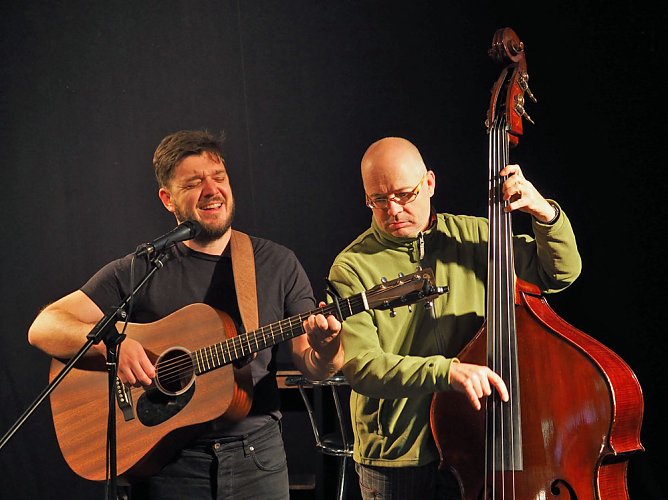 Die Lichtonauten - performatives Singer-Songwriting (Foto: Kunsthof Friedrichsrode) Die Lichtonauten - performatives Singer-Songwriting (Foto: Kunsthof Friedrichsrode)