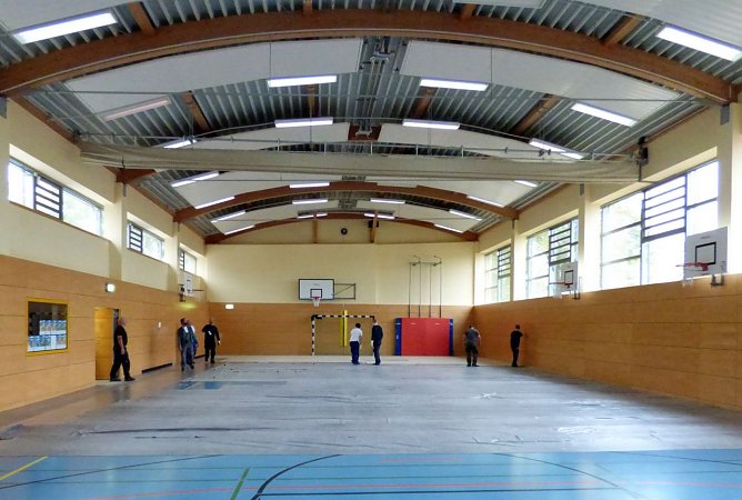 Sporthalle in Wolkramshausen in LED-Beleuchtung (Foto: Pressestelle Landratsamt Nordhausen) Sporthalle in Wolkramshausen in LED-Beleuchtung (Foto: Pressestelle Landratsamt Nordhausen)