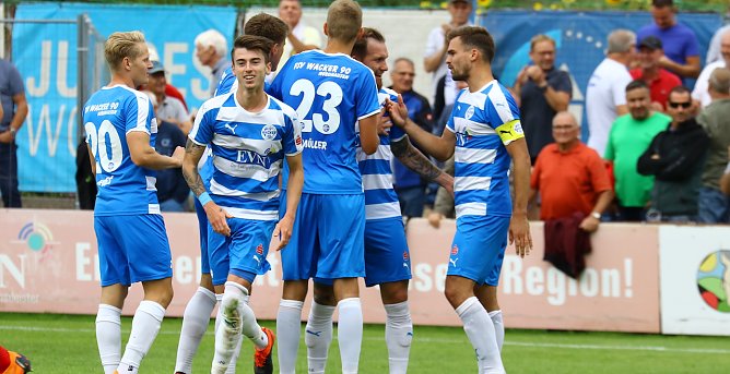 Wacker 90 Jubel (Foto: Bernd Peter) Wacker 90 Jubel (Foto: Bernd Peter)