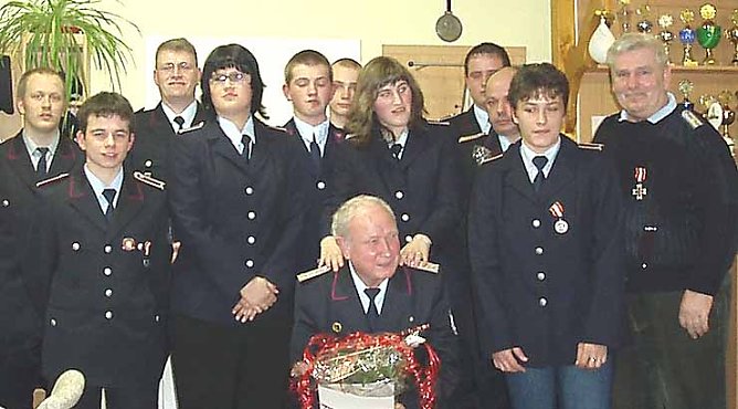 Ganz vorn Ehrenvorsitzender Heinz Theuerkauf (Foto: ms) Ganz vorn Ehrenvorsitzender Heinz Theuerkauf (Foto: ms)