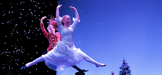 Mit dem "Nussknacker" war das Tanzstudio Radeva zuletzt auf der gro&szlig;en B&uuml;hne (Foto: Peter Blei)