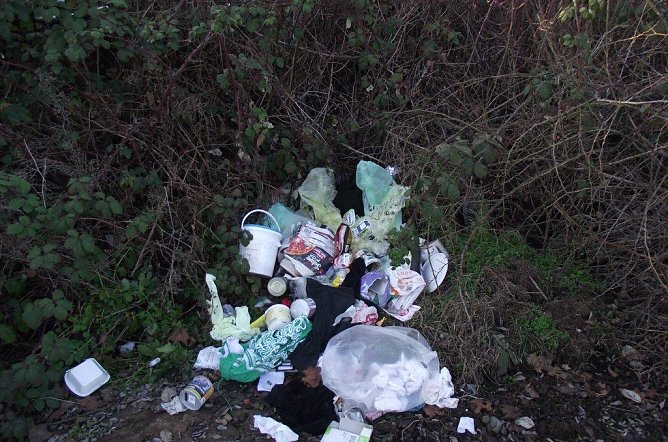 Müll (Foto: A.Adlerauge) Müll (Foto: A.Adlerauge)