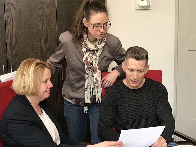 Vorstellung Veranstaltungsh&ouml;hepunkte 2020 in der Stadt Nordhausen, v.l.n.r.: Jutta Krauth, B&uuml;rgermeisterin, Stephanie Aurin, Stadtmarketing Stadt Nordhausen, Marco Bachmann, Marketing Stadtwerke Nordhausen (Foto: Pressestelle Stadt Nordhausen)