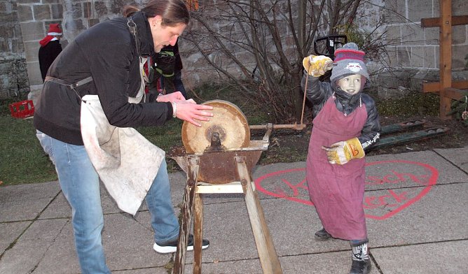 drechseln lernen (Foto: KILA Tuschy) drechseln lernen (Foto: KILA Tuschy)