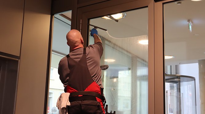 Reinigung (Foto: Stadt Nordhausen) Reinigung (Foto: Stadt Nordhausen)