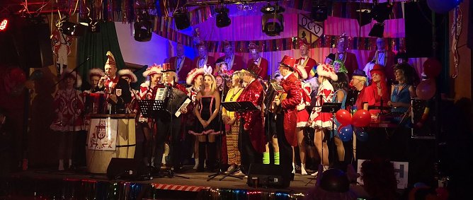 Abschlussbild der ersten Festsitzung (Foto: nnz)