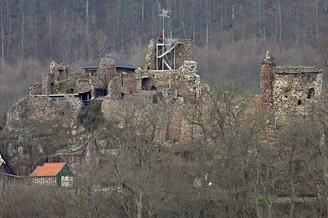 Ungew&ouml;hnlich Sicht auf die Burgruine Hohnstein (Foto: Peter Blei)