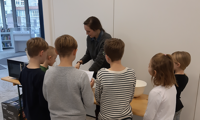 kleine B&auml;cker in der Bibliothek  (Foto: Johanna Knabe)